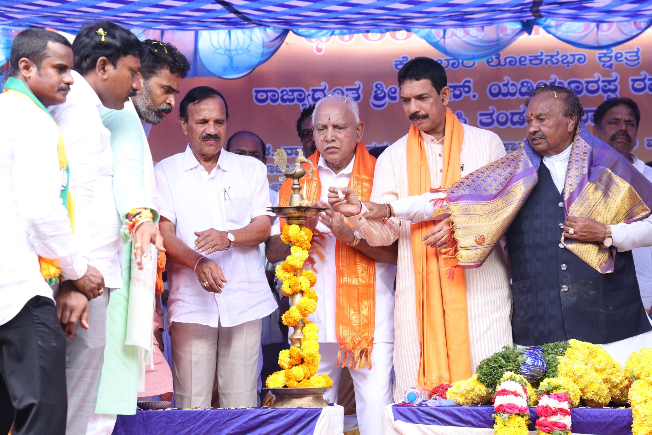 Ytra BJP Parliamentary Board member and former chief minister BS Yediyurappa launched the state tour Janandholana Yatra in Kolar on 17 September. (Supplied)