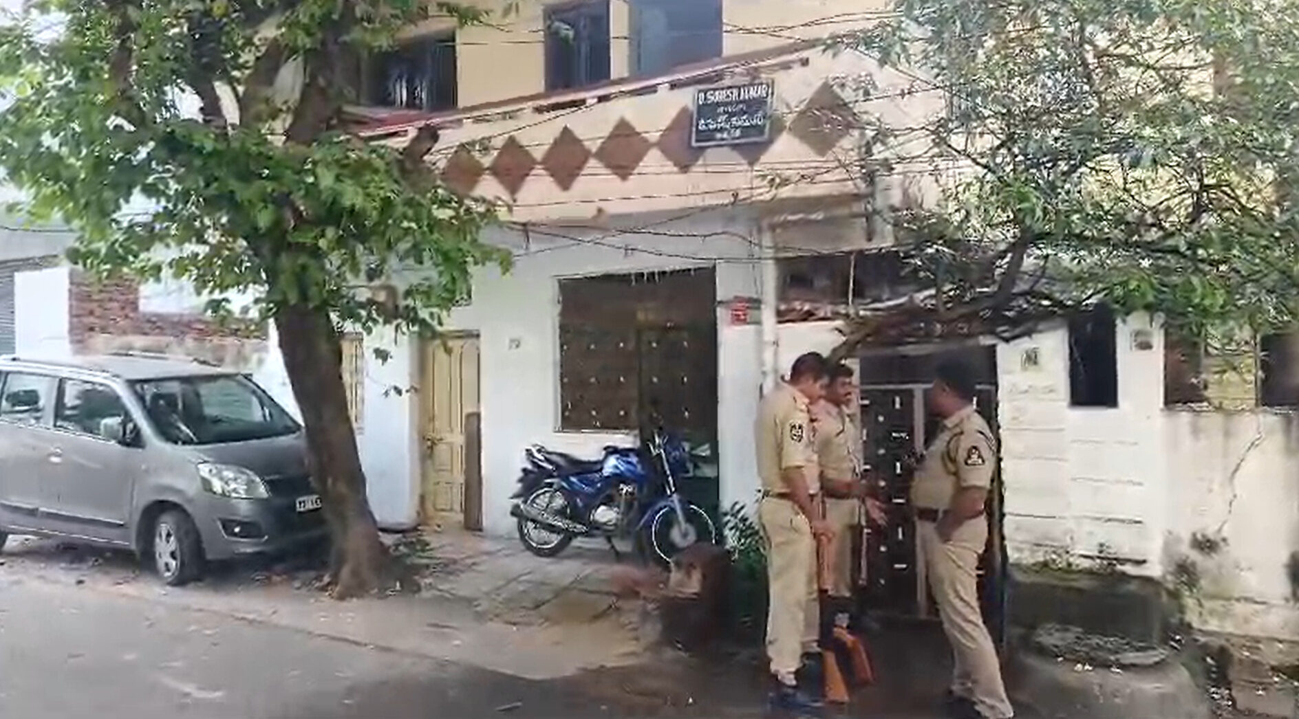 Human Rights Forum condemns NIA raids; denies links to maoists as plain canard A screengrab of the NIA raids at the house of advocate D Suresh Kumar in Telangana. (Supplied)