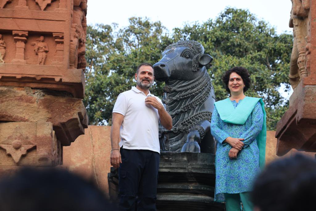 Rahul and Priyanka Gandhi in Mulugu.