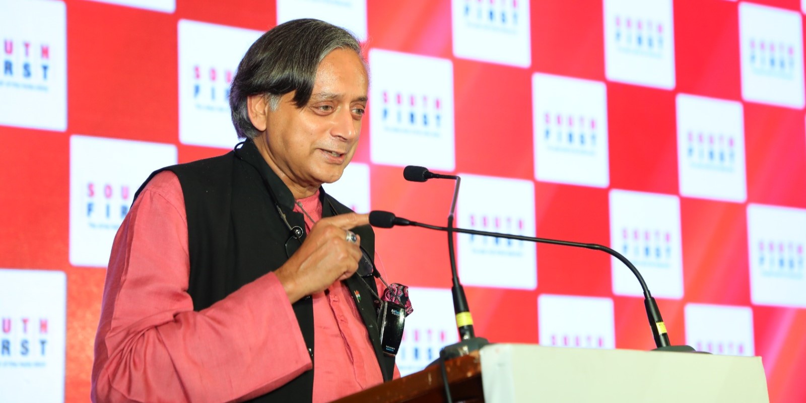 Shashi Tharoor speaks Thiruvananthapuram MP delivers the Dakshin Dialogues 2023 Shashi Tharoor delivers the Dakshin Dialogues 2023 keynote speech in Bengaluru on Saturday, 7 October, 2023.