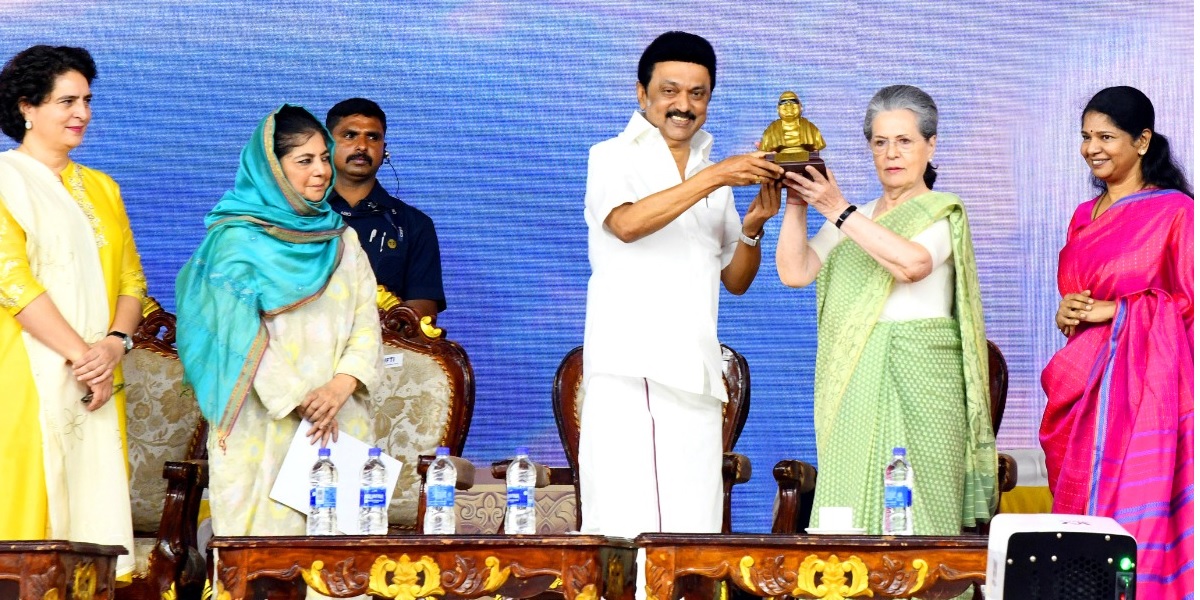 sonia Priyanka Gandhi, Mehbooba Mufti, MK Stalin, Sonia Gandhi and Kanimozhi at the Women's Rights Conference. (Supplied)