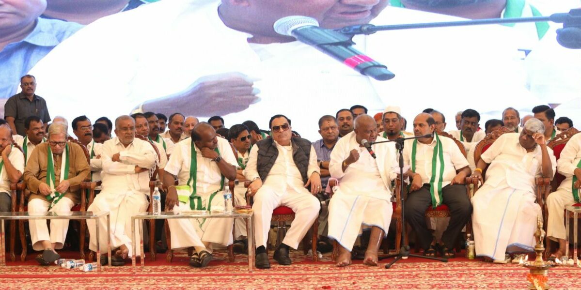 CM Ibrahim with JD (S) party leaders CM Ibrahim with JD (S) party leaders