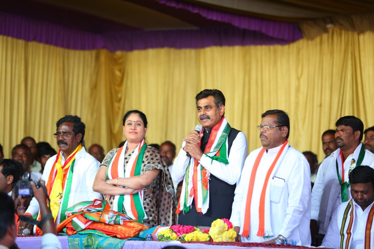 Vijayashanti to join Congress