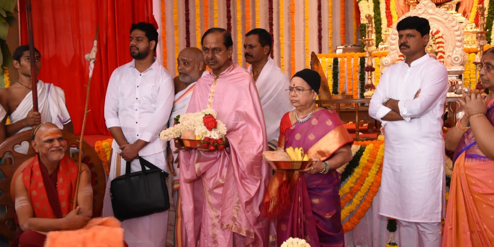 KCR Yagam Telangana Chief Minister and BRS chief K Chandrashekar Rao, along with his wife, began a three-day Rajashyamala Yagam at their farmhouse in Erravalli in the Siddipet district on Wednesday, 1 November.