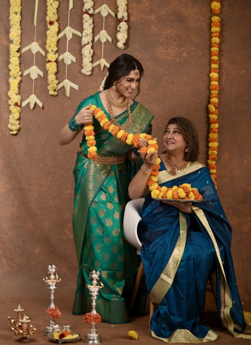 Malashree with Aradhanna Ram Diwali