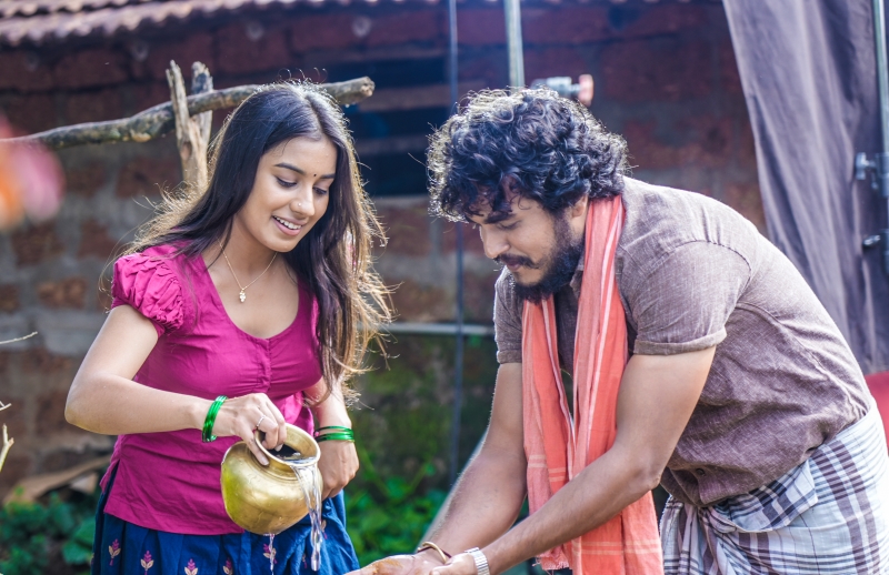 The film revolves around Kerebete meaning 'Lake Hunt', an age-old folk sport fishing game event annually held in the Malnad region of Karnataka