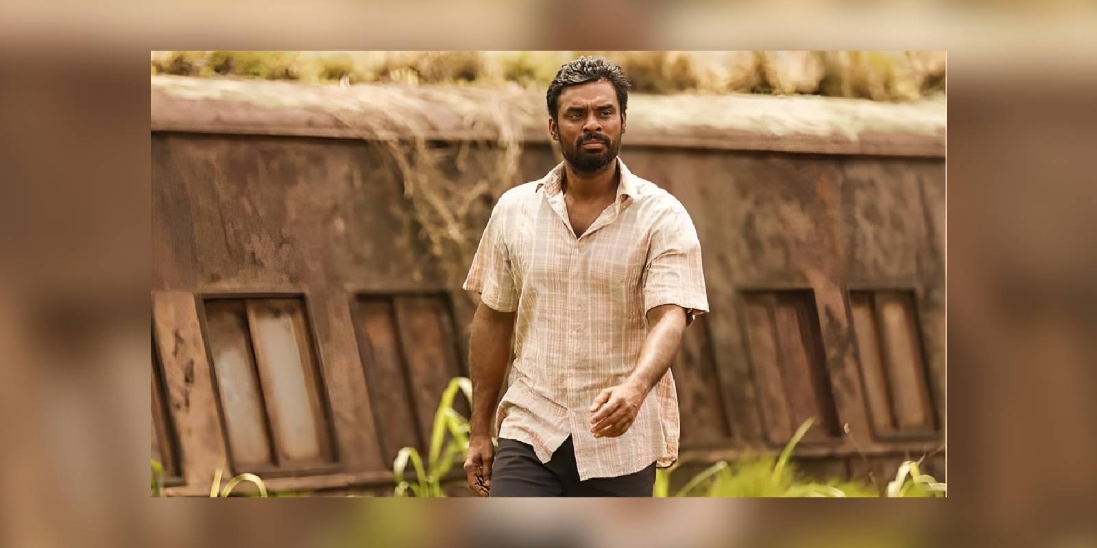 Tovino Thomas in Adrishya Jalakangal Tovino Thomas in Adrishya Jalakangal