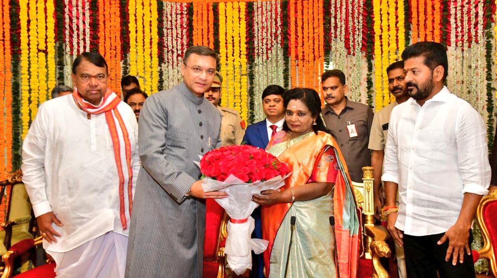 Akbaruddin Owaisi after being administered oath of oddice as pro-tem Speaker by Telangana Governor Tamilisai Soundararajan. Akbaruddin Owaisi pro-tem Speaker