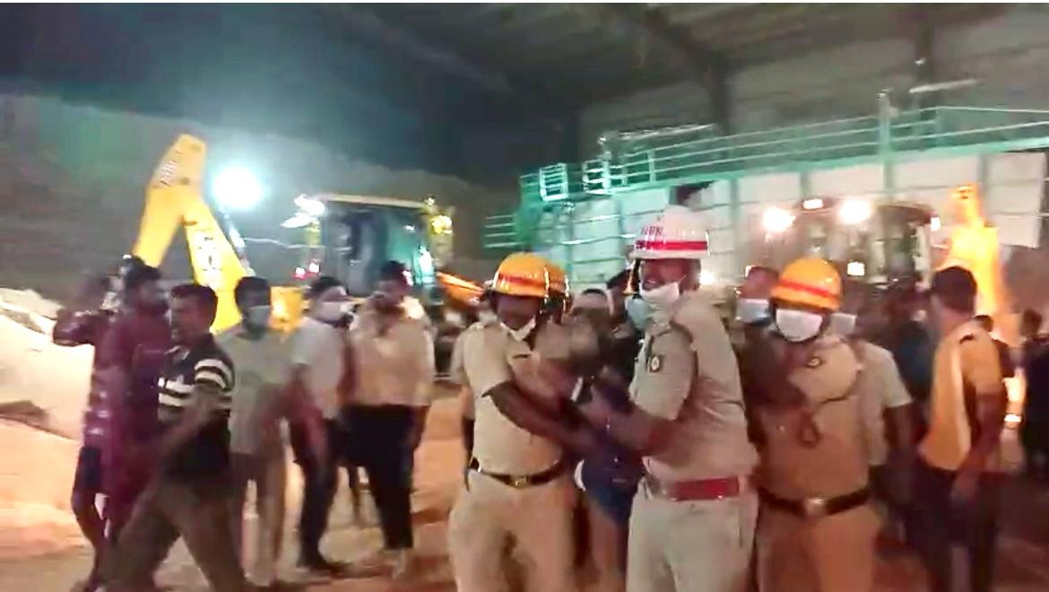 Karnataka accident migrant labourers
