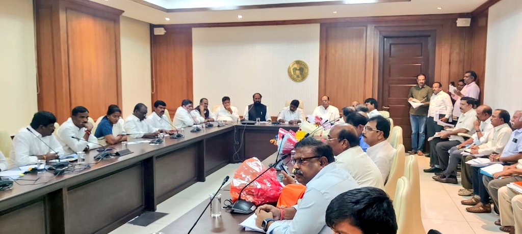 GBUdoKLbMAAxPgf Review meeting to assess state of the Sita Rama Lift Irrigation Project. (X)