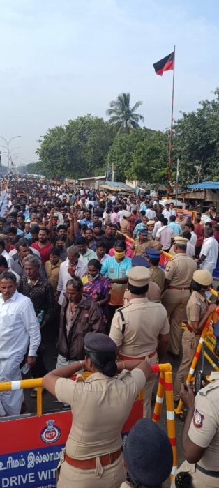 Fans arrive in huge numbers to have a last glance at their favourite hero