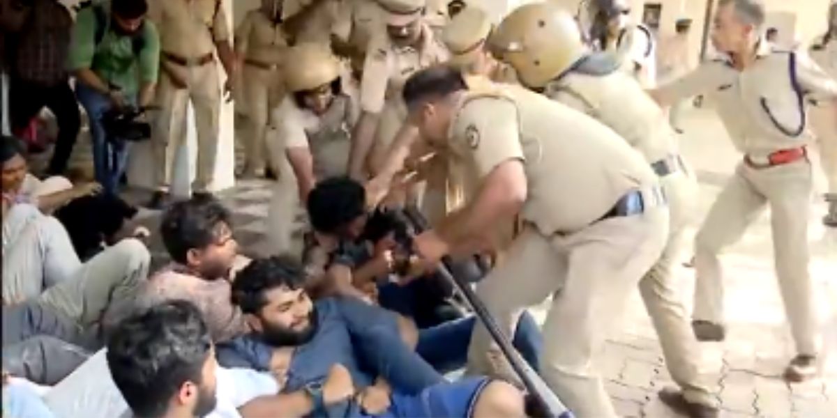 Police removing the protestors in Calicut University. SFI protest