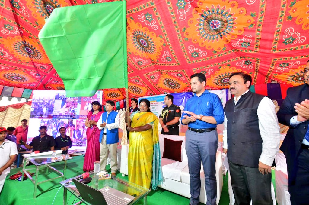 Telangana Governor Tamilisai Soundararajan launching the yatra at Bommarasipet Gram Panchayat. (X)