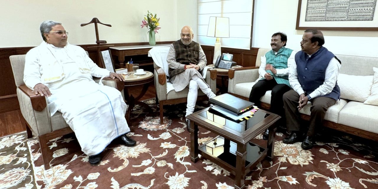 Siddaramaiah during his meeting with Amit Shah. (X) Siddaramaiah meets Amit Shah