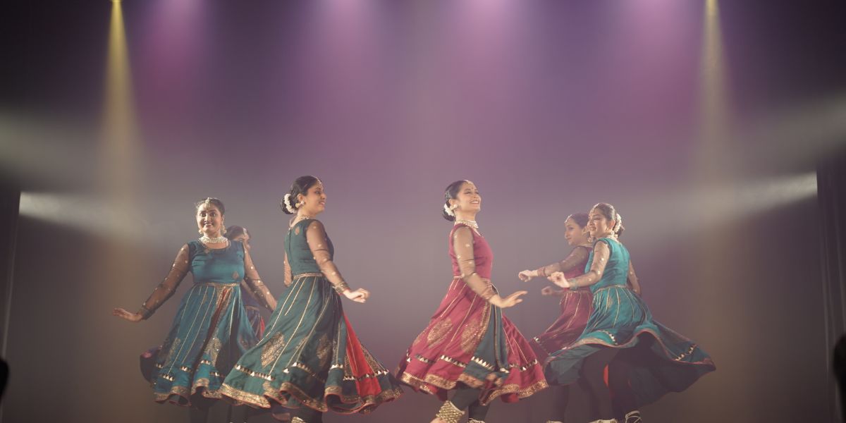 Led by Bharat & Sharat Prabhat, the group presented a blend of Kathak and Bharatanatyam for the inaugural performance. (Supplied)