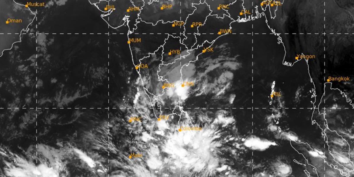 Satellite image as of 9:30 am on Monday, 8 January. (IMD website) TN rain news: Satellite image as of 9:30 am on Monday, 8 January. (IMD website)