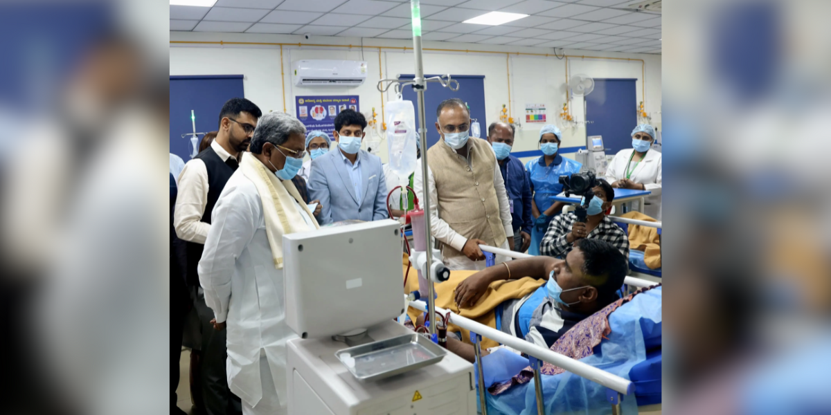 Chief Minister Siddaramaiah meeting patients after inaugurating single-use dialysis machines at KC General Hospital in Bengaluru. (Supplied)