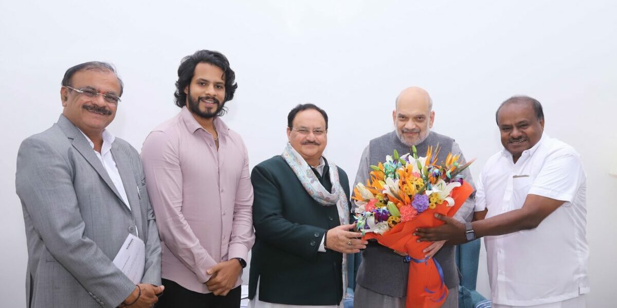 HD Kumaraswamy, Nikhil Kumaraswamy with Amit Shah and JP Nadda