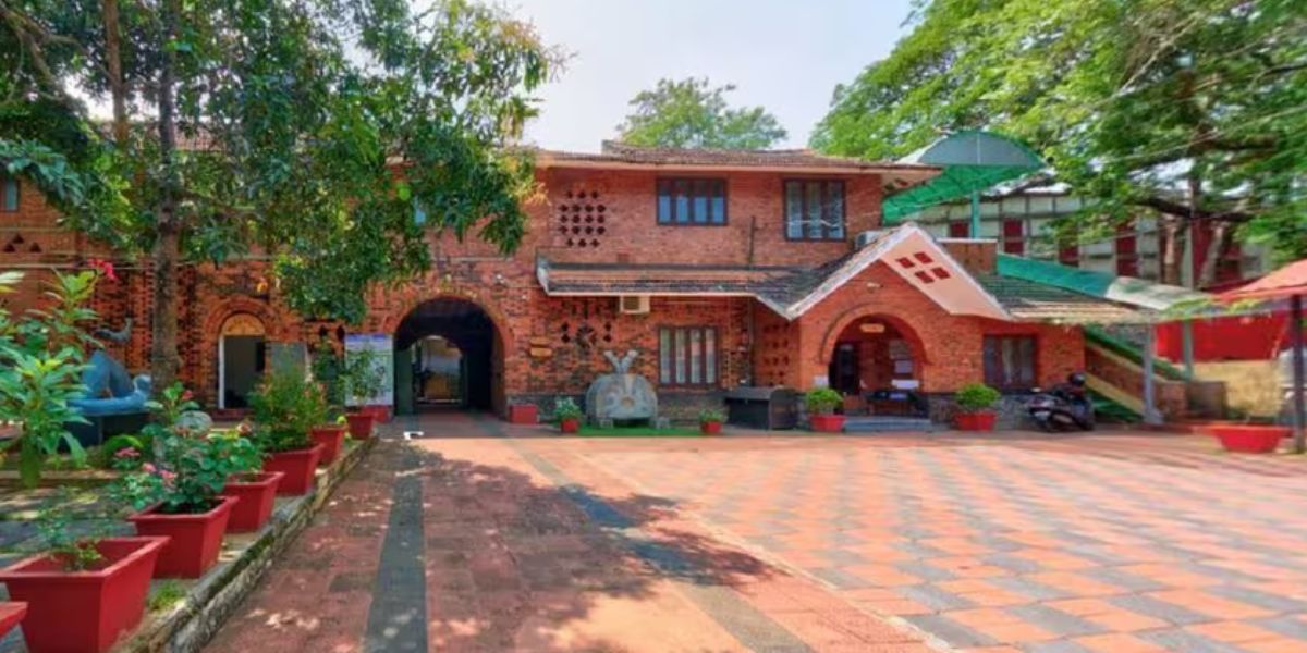 The main objective of this move is to promote the artists of Kerala and ensuring global exposure. (lalithkala.org)