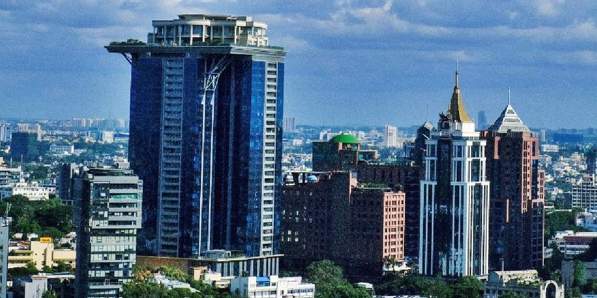 UBCity The BBMP Amendment Bill will benefit around 13 to 15 lakh people in Bengaluru city including 5.51 lakh taxpayers, five to seven lakh people outside the property tax bracket, and three lakh partial property taxpayers. (25Aric/Wikimedia Commons)