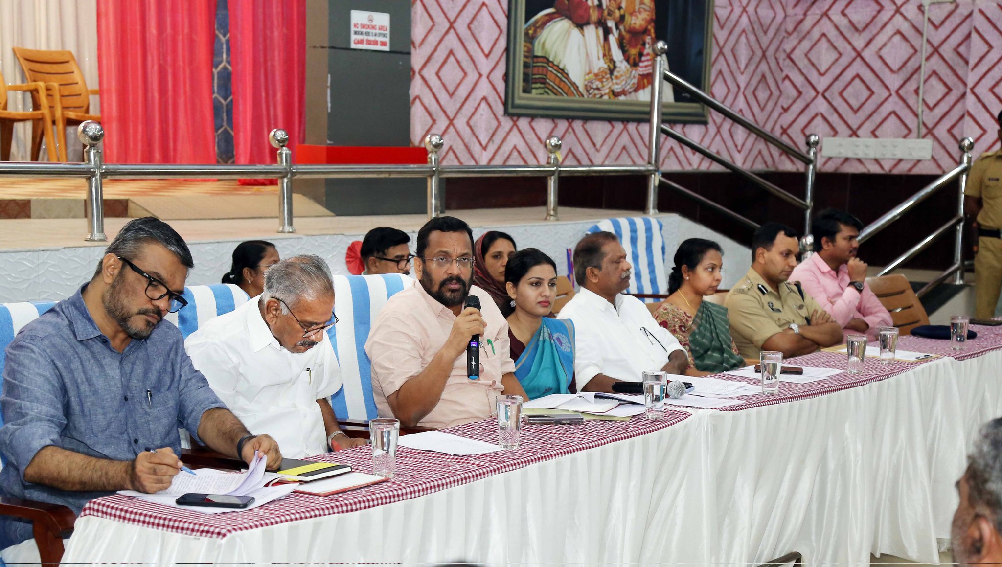 WayanadMeeting Local Self-Government Department Minister MB Rajesh, Forest Minister AK Saseendran, and Revenue Minister K Rajan addressed the meeting. (X)