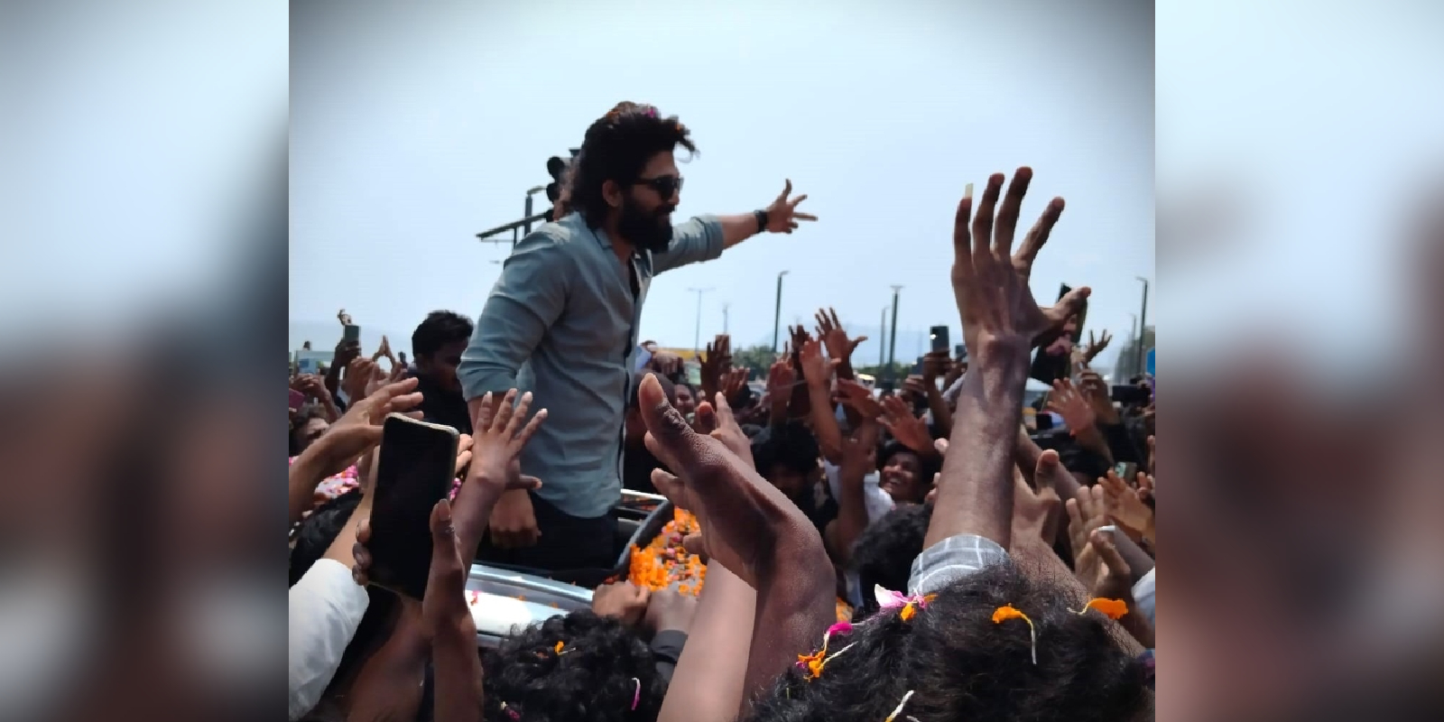 Allu Arjun reaches Vizag for Pushpa 2 shooting