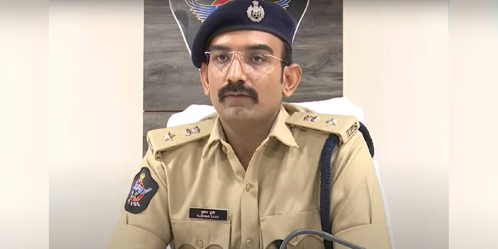 Guntur SP Tushar Dudi adressing the media