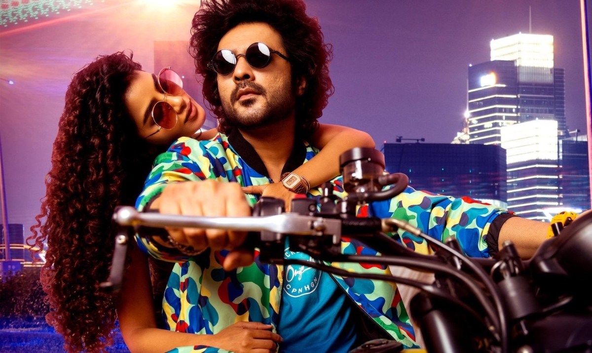 Siddhu Jonnalagadda furious about trolls attacking his co-star Anupama Parameswaran Siddhu Jonnalagadda furious about trolls attacking his co-star Anupama Parameswaran