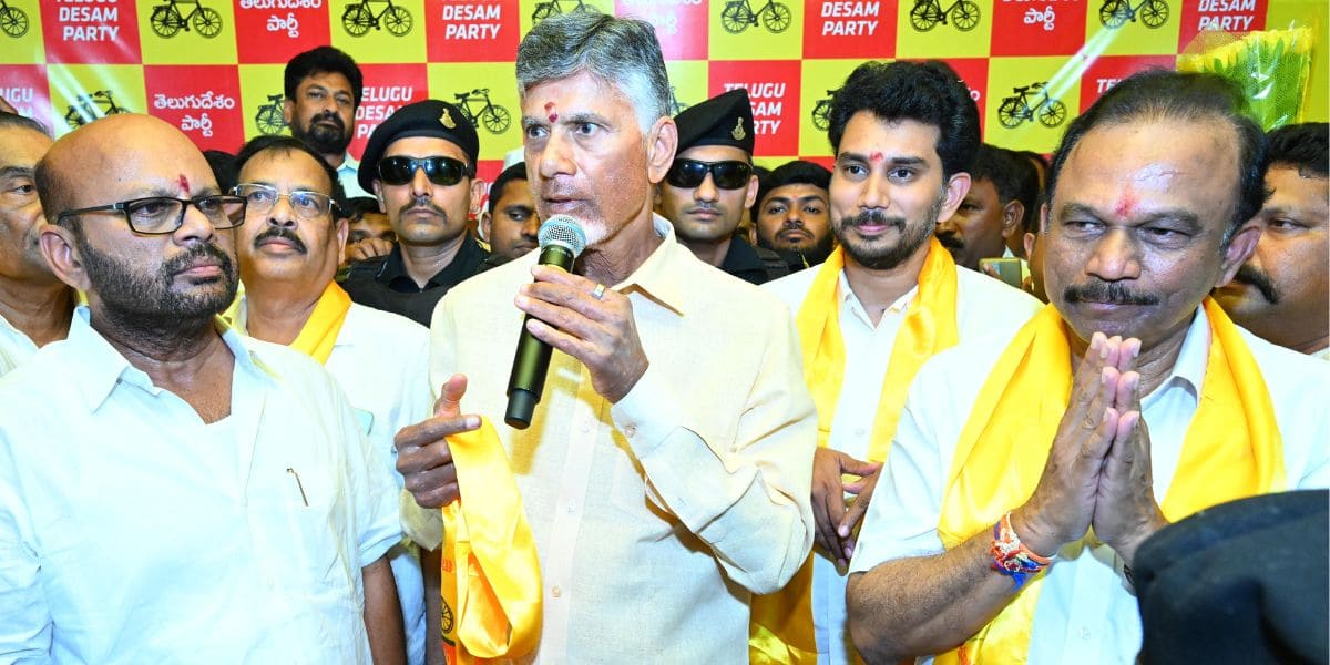 TDP chief Naidu, MP Magunta and his son Raghava. (Supplied) TDP chief Naidu, MP Magunta and his son Raghava. (Supplied)