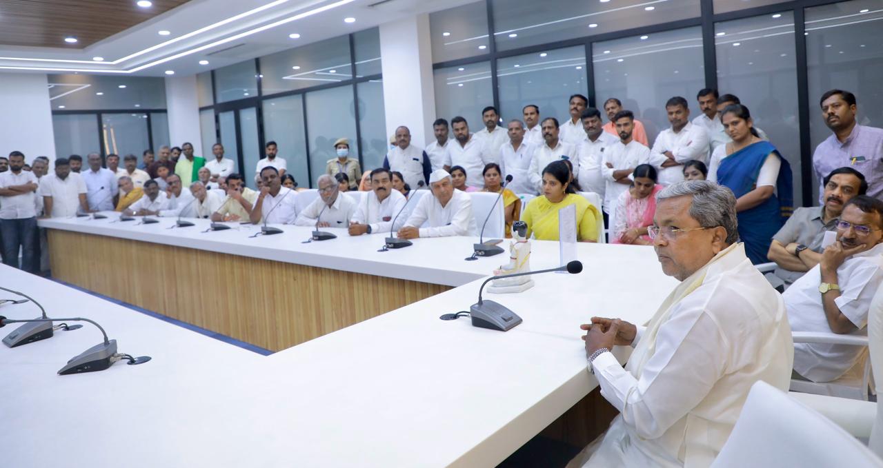 Veena Kasha Karnataka 2024 Lok Sabha polls Congress Bagalkot Kolar dissent KH Muniyappa