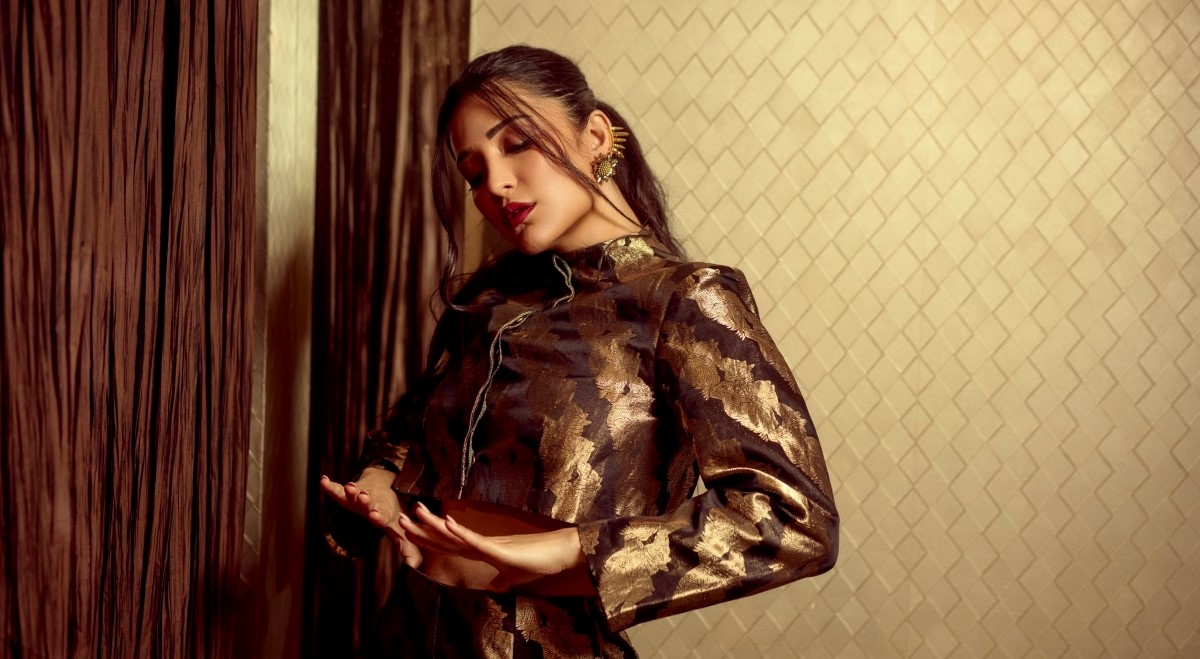 Shruthi Haasan joins the sets of 'Chennai Story'