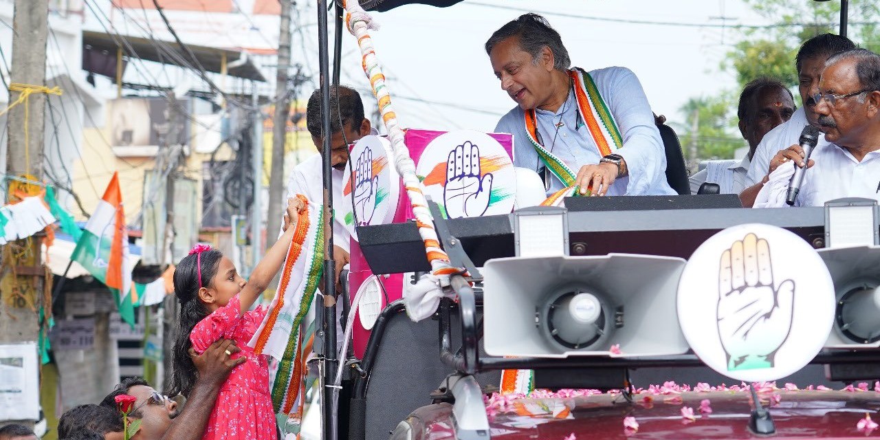 Tharoor during campaigning. (X)