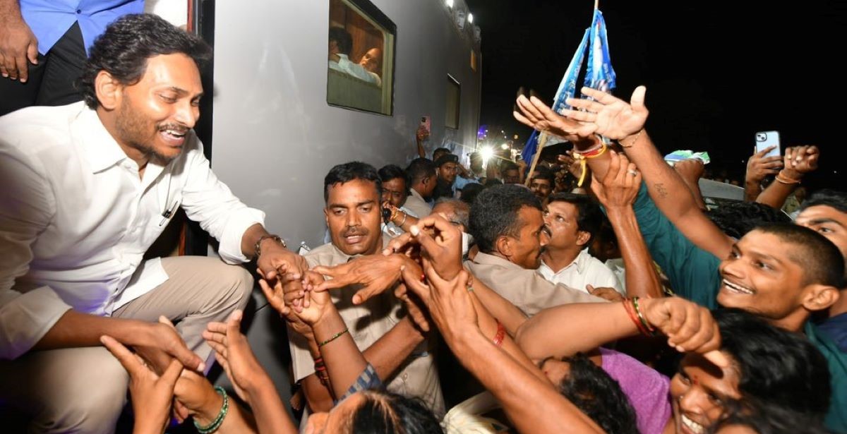 YS Jagan during his bus Yatra YS Jagan during his bus Yatra