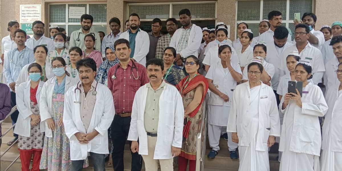 Telangana Doctor Petrol Doctors in Telangana protests suspension of Korutla Area Hospital doctor Shravan Kumar.