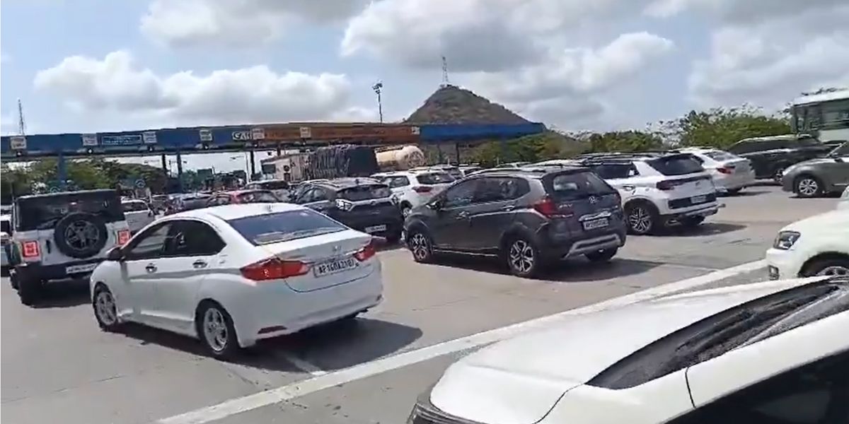 Bus stations, toll plazas witness rush as voters head home to exercise franchise in Andhra Pradesh, Telangana