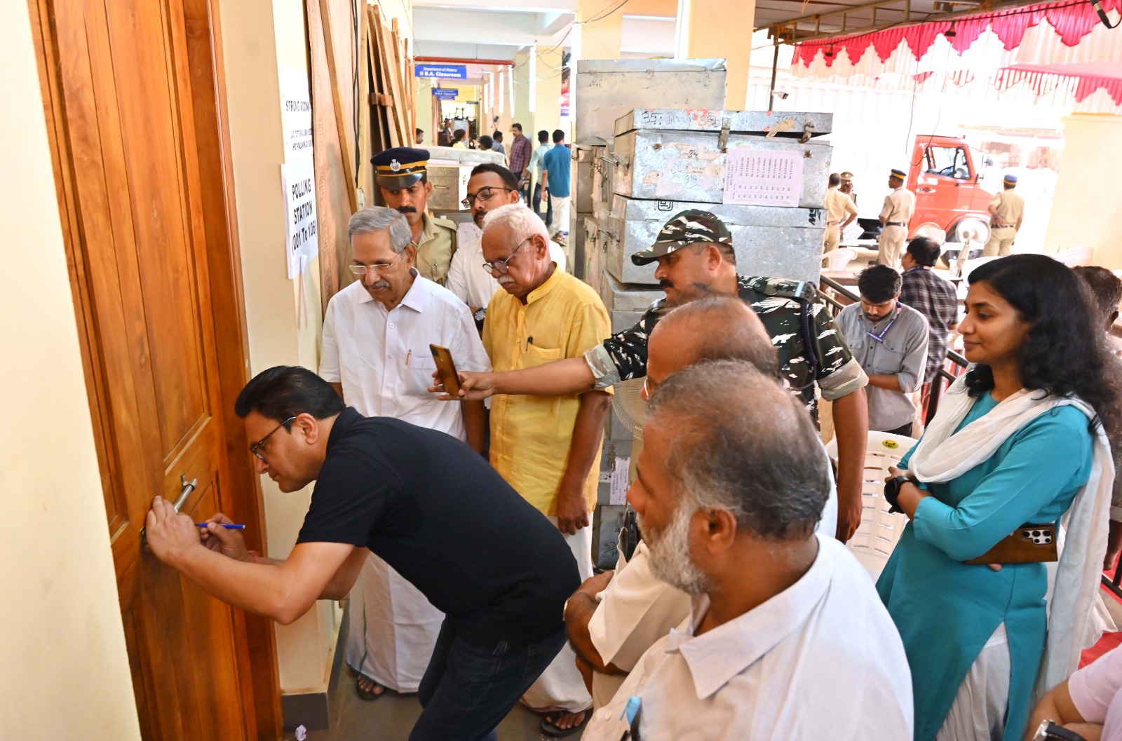 Kerala parties bank on EVM security, transparency