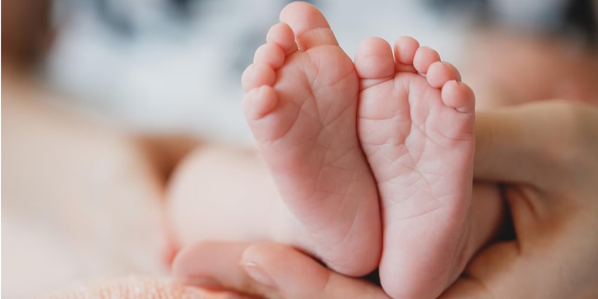 Woman gives birth in bathroom