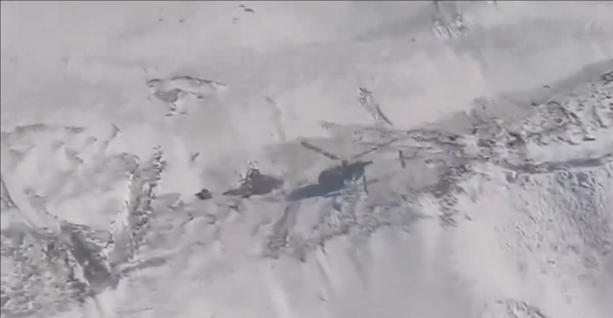 Trekkers being rescued by IAF