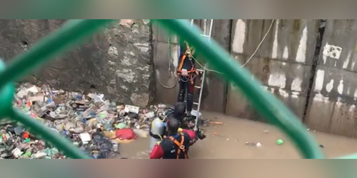 Fire and rescue department officials during rescue efforts. (Screengrab) Fire and rescue department officials during rescue efforts. (Screengrab)