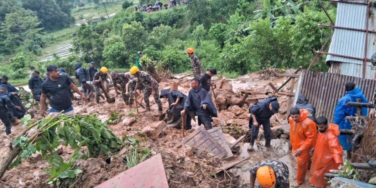 Rescue operations in Nepal after the landslide