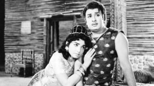 MG Ramachandran and Jayalalithaa in 'Aayirathil Oruvan' (1965).