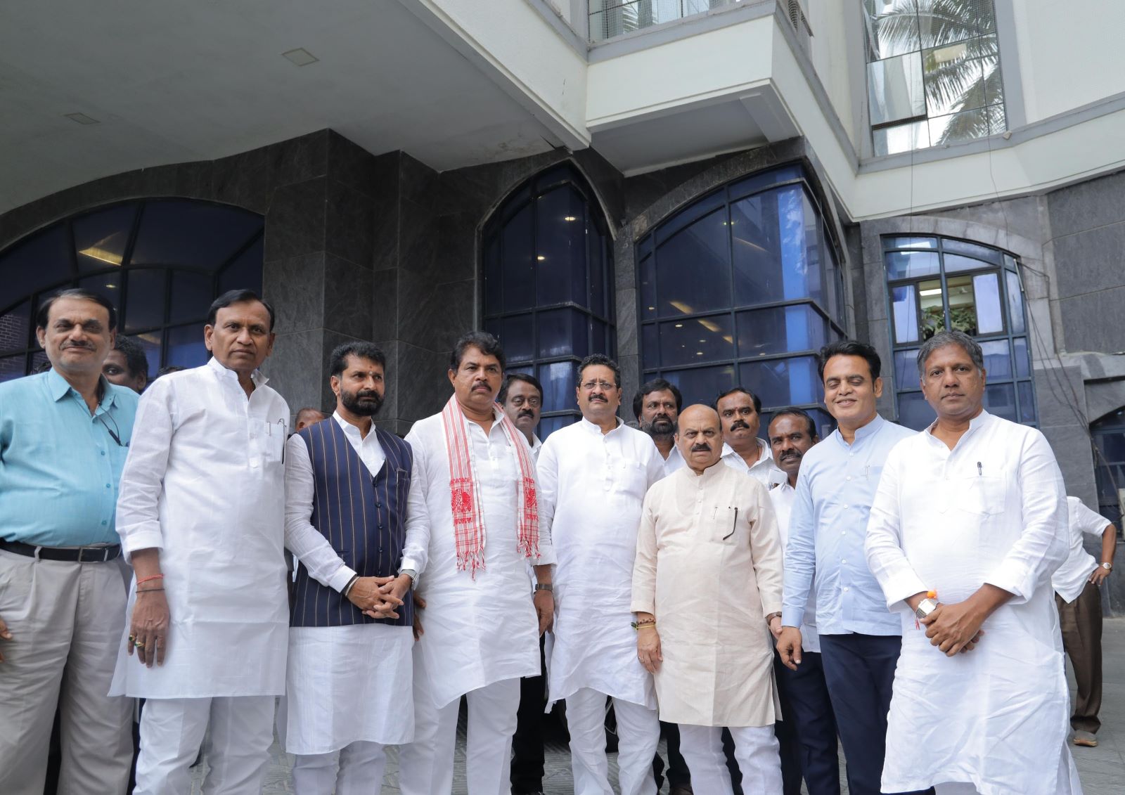 BJP leaders supported MLA Basanagouda Patil Yatnal's protest against Karnataka State Pollution Control Board in Bengaluru on 27 August. (Supplied)