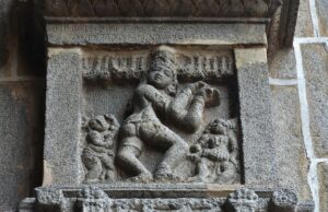 A carving depicting a dance 'mudra' at the Nataraja Temple in Chidambaram. (Wikimedia Commons)