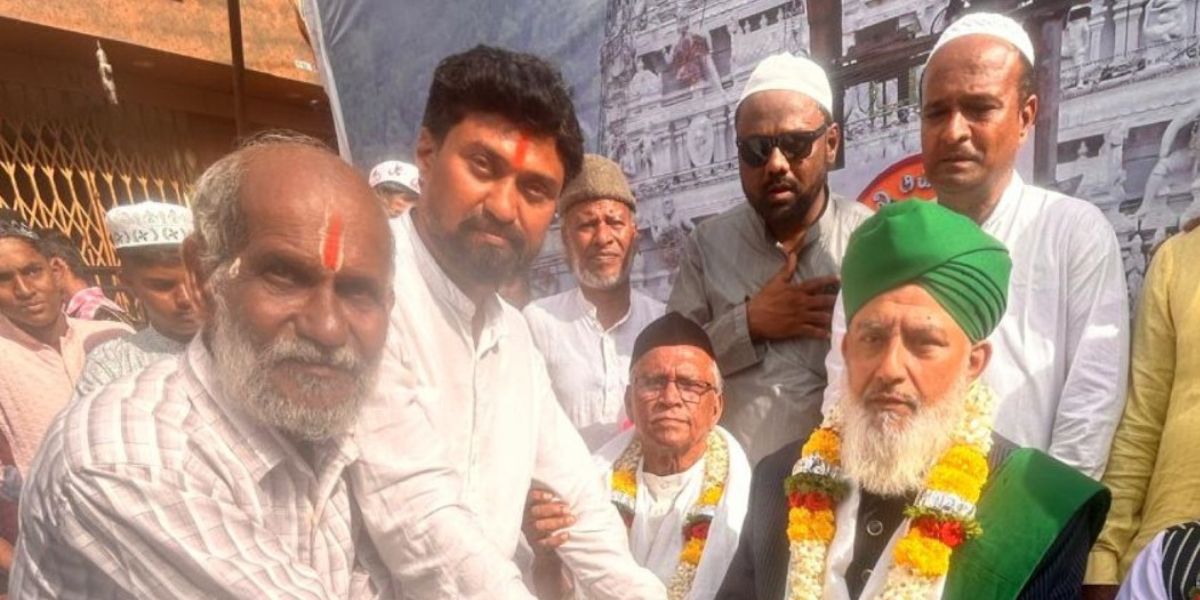 Hindu Muslim harmony in Hubbali Hindus and Muslims in Hubballi set an example of communal harmony