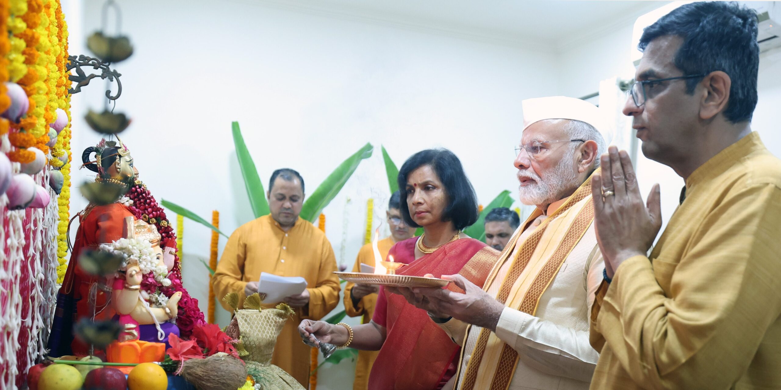 Prime Minister Narendra Modi at the residence of CJI DY Chandrachud for Ganesh Puja. (X)