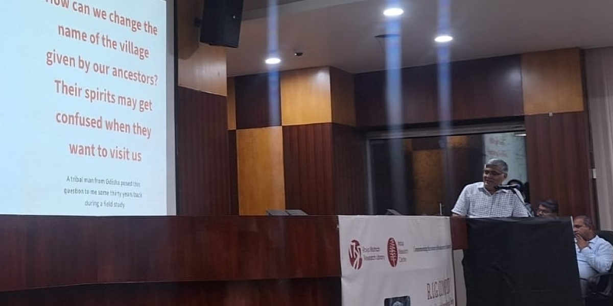 R Balakrishnan delivering a lecture in Chennai R Balakrishnan delivering a lecture in Chennai