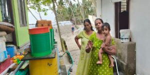Teroshi Shaji and her neighbor are sharing their worries.