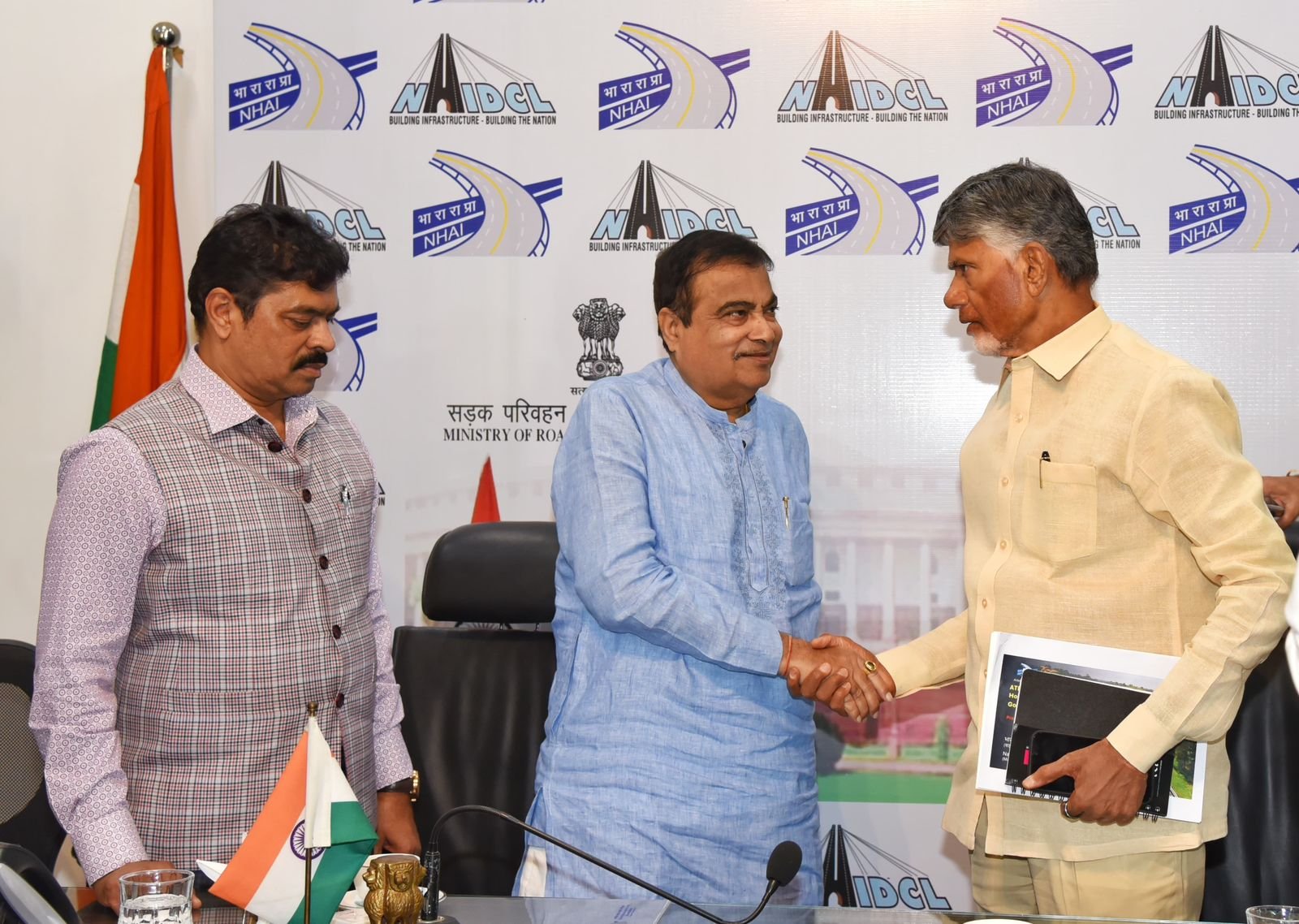 Andhra Pradesh Chief Minister N Chandrababu Naidu calling on Union Minister Nitin Gadkari in Delhi on Tuesday, 8 October.