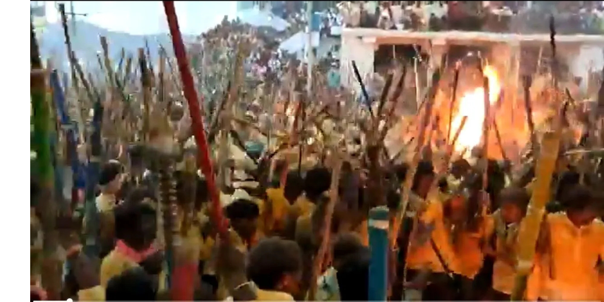The Karrala samaram, a traditional fight, has been organised for hundreds of years and is part of the festivities. Several of the injured have been admitted to various hospitals. (Screengrab of 2020 event/Vishnu Vardhan Reddy/X)