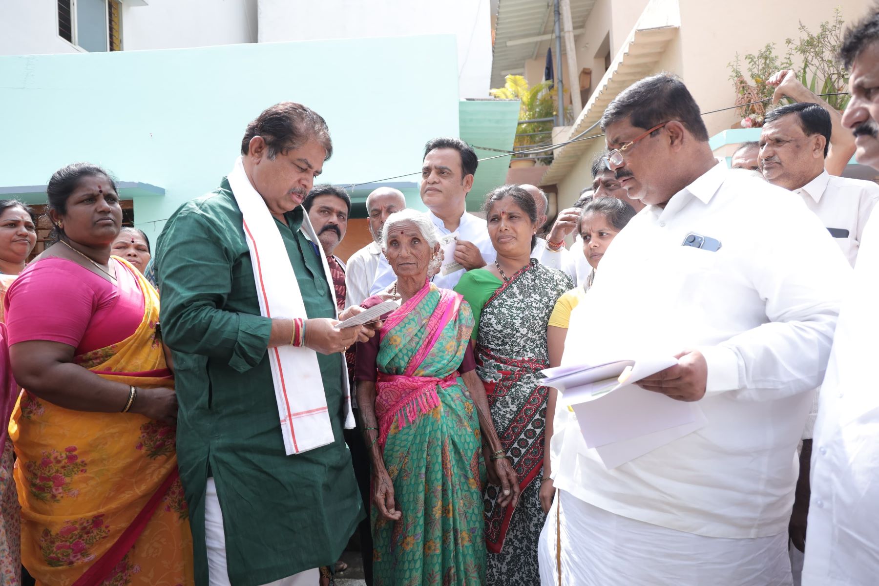 Families affected by reclassification Effect of reclassifying BPL cards on poor